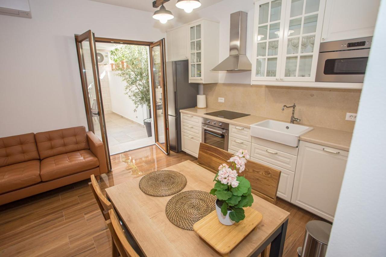 Holiday Home Camellia ポレッチ エクステリア 写真