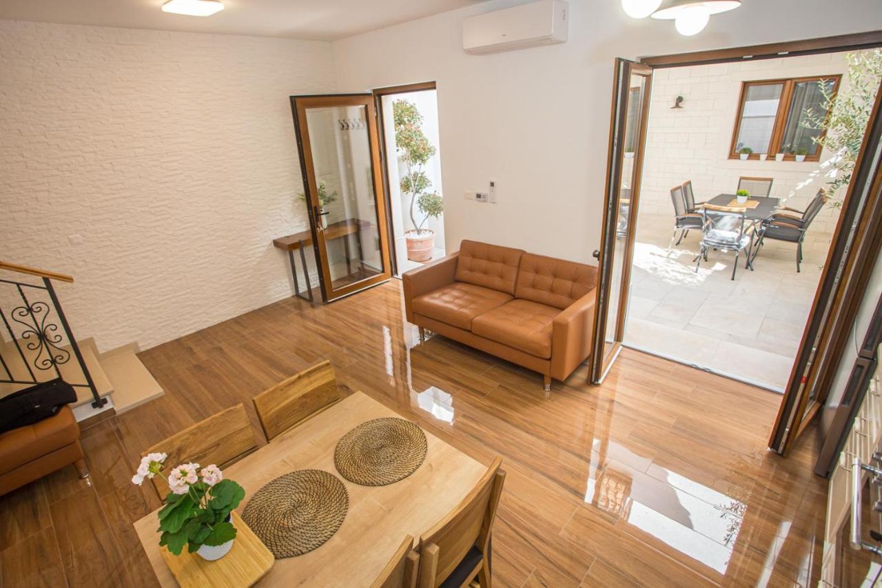 Holiday Home Camellia ポレッチ エクステリア 写真